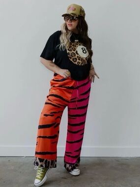 NWT EMY AVE WILD OMBRÉ TIGER SATIN WIDE LEG PANTS, L/XL